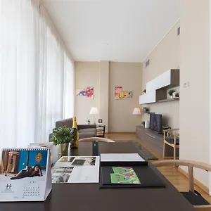 Hemeras Boutique Homes - Design Near Duomo Cathedral Apartament
