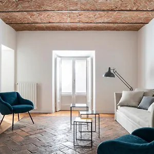 Apartment Brera In San Fermo, Mailand